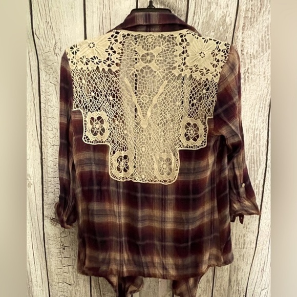 Dainty Cowgirl flannel and lace back cardigan by American Rag. EUC size XS. - Picture 4 of 5